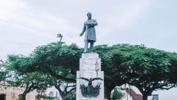 Panama: Highlights Bike Tour in Casco Viejo & Cinta Costera