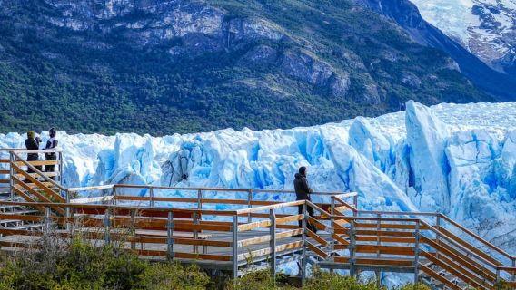 Puerto Natales: Full-Day Perito Moreno Glacier to Argentina