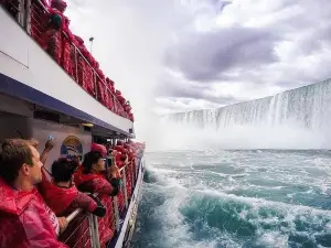Niagara Falls Tour with Niagara Cruise Included