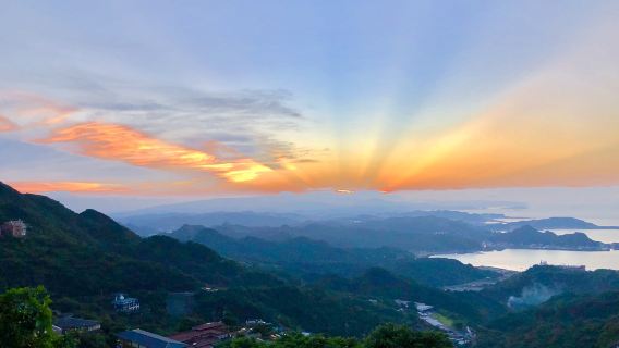 十分+平溪+九份老街+基隆廟口夜市包車遊【台北出發】