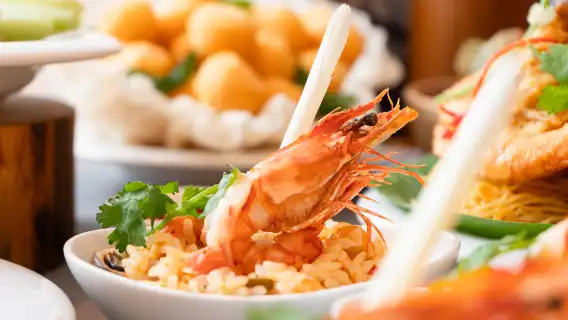 MoMo Café di Courtyard by Marriott Hong Kong West - Bufet Tengah Hari/Bufet Makan Malam Makanan Laut Tiram Semua Anda Boleh Makan (Diskaun Bermula dari 65%)