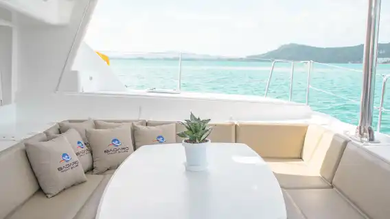 泰國普吉島海島旅遊團建家庭定制派對遊艇雙體帆船水上玩樂私人包船半日遊——珊瑚島