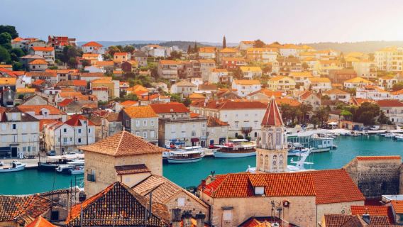 特羅吉爾老城區+Blue Lagoon+紹爾塔島包車一日