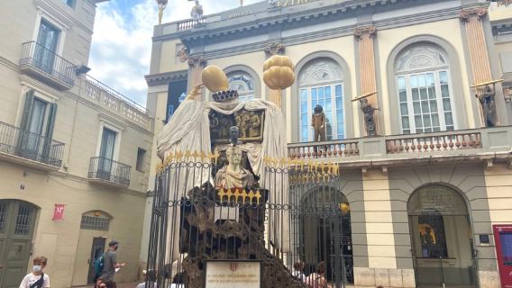 Visite à pied de Figueres et du musée Dalí avec billets
