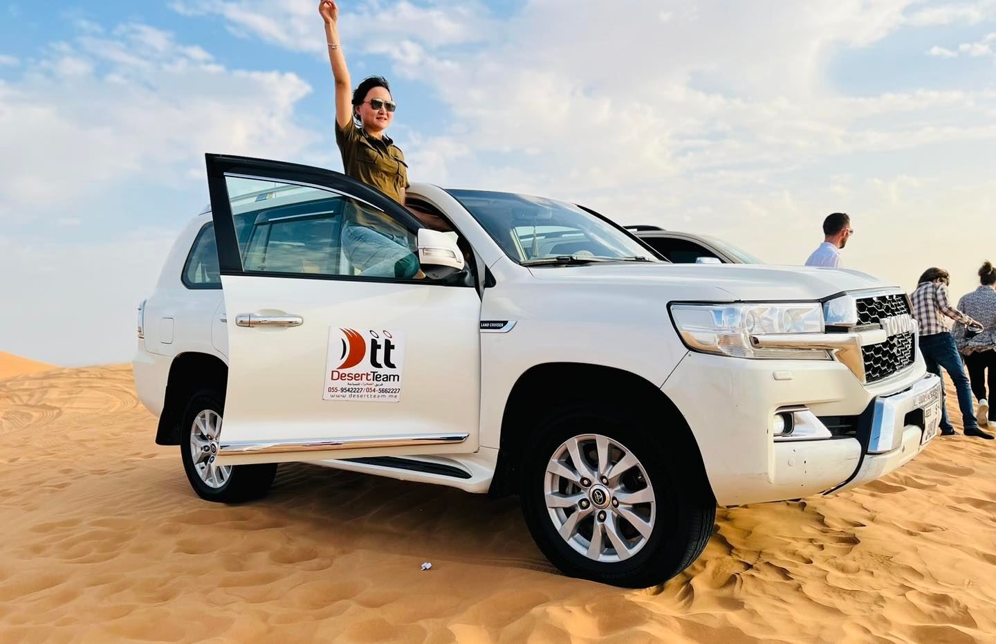 Desert Safari Abu Dhabi with Dune Bashing, BBQ Dinner & Live Shows
