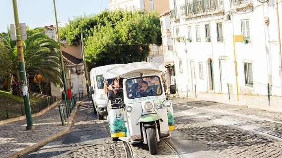 Explore Lisbon by Tuk Tuk: History and Viewpoints