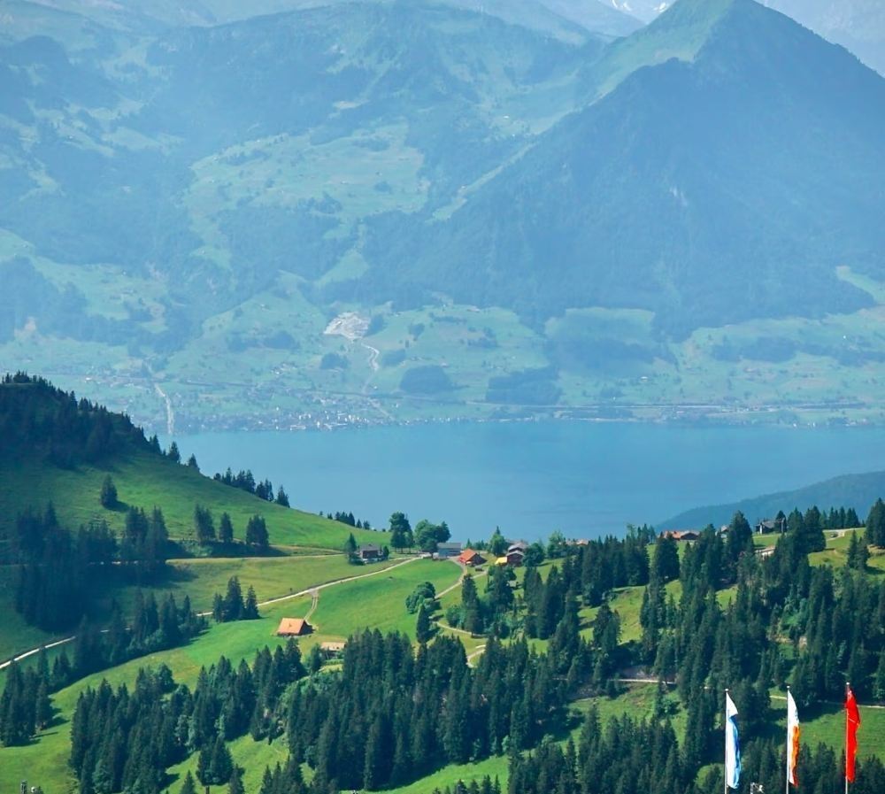 Lucerne, Switzerland: Off-the-Beaten-Path 5-Seater Private Charter Tour (Booking Available for One Person, English/Chinese-Speaking Driver)