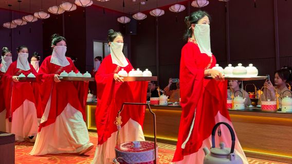 Ganzhou, Jiangxi - Chaohua Elegant Banquet: Immersive Imperial Feast Experience (Royal Banquet + Ancient-style Song & Dance Performance + Time Travel Through History + Delicious Cuisine)