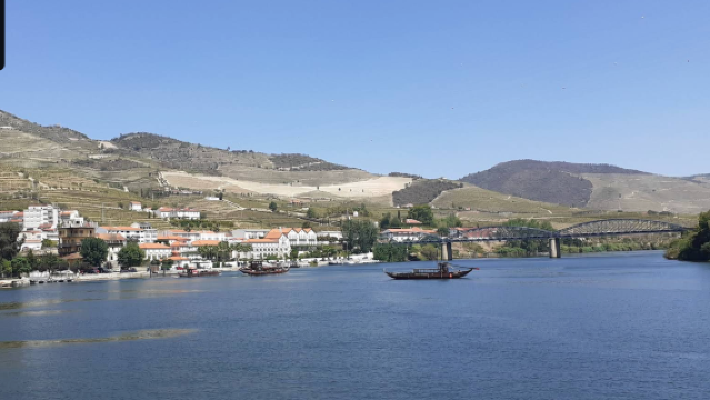 葡萄牙波爾圖-杜羅河谷-皮尼揚-拉梅古【中文專車-愜意舒適】