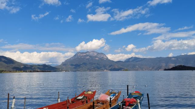 麗江瀘沽湖包車一日遊【一單一團-私享定制-360度環湖】