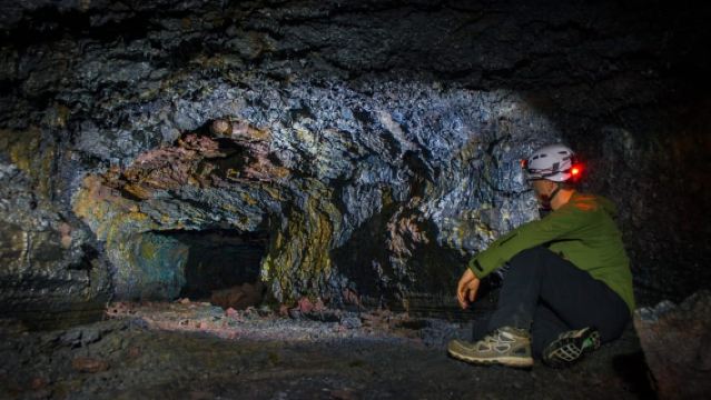 Raufarhólshellir: Tour de aventura en las cascadas de lava