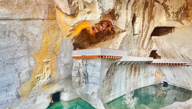 台州黃巖迷窟·郊野公園+溫嶺·七彩小箬村+對戒觀景台包車1日