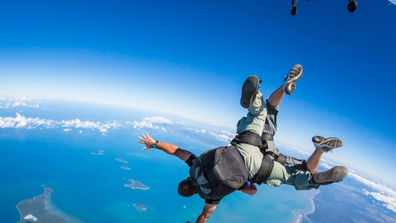 Nhảy dù trên cao 14.000 feet Skyone tại Cairns [Nâng cấp hạ cánh tại bãi biển/Đón trả khách miễn phí trong thành phố | Ảnh/video tùy chọn | Huấn luyện viên chuyên nghiệp hướng dẫn]