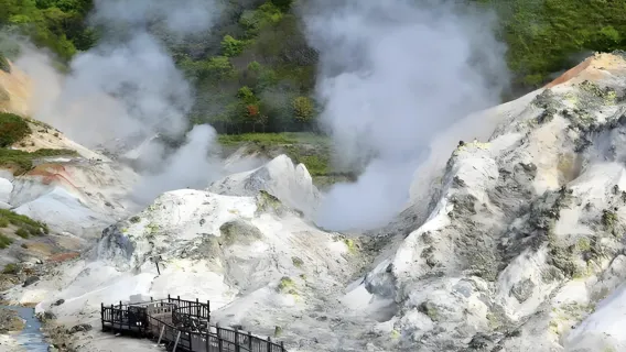 日本札幌登別＋登別地獄谷＋熊牧場＋伊達時代村＋温泉街 中国語/英語ドライバー