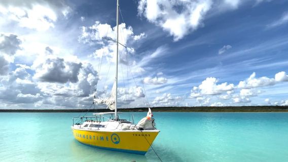 Bacalar:Tour of the Lagoon of Seven Colors Sailing / Pontoon