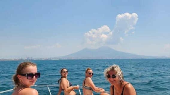 Naples 2-Hour City Boat Tour with Aperitif & Vesuvio Views