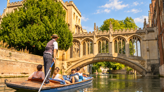 Cambridge punting cruise|The same "Farewell to Cambridge" as Xu Zhimo Alumni Tours