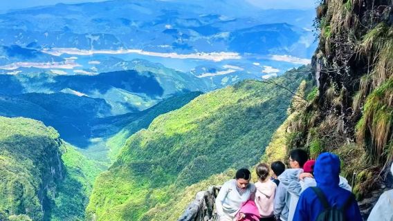 Lawatan sehari bas ulang-alik tarikan pelancongan Gunung Wawu ---- bas ekspres selesa tarikan pelancongan] pakej nikmati tanpa membeli-belah