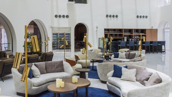 Tamsui Golden Tulip Hotel, pacchetto per tè pomeridiano "Alba nella nebbia" per 2 persone (2 persone nei giorni festivi + 100 NT$)