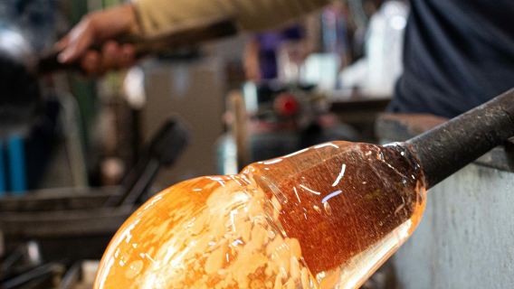 Murano: Dimostrazione di Soffiatura del Vetro + Tour