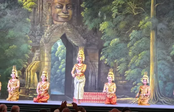 柬埔寨暹粒Morakot Angkor Restaurant【自助餐餐廳+晚餐+高棉傳統表演+靠舞台座位】