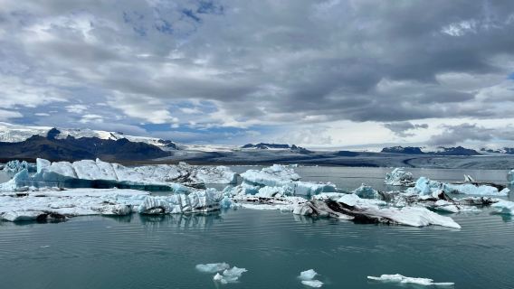 Iceland Glacier lagoon south coast 1-day tour [Diamond Beach + Vik Town + optional Glacier lagoon cruise]