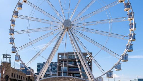 Köln: Riesenrad vor dem Schokoladenmuseum