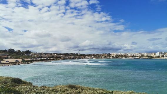 Saint Paul's Bay: Hiking Tour with Local Products Picnic