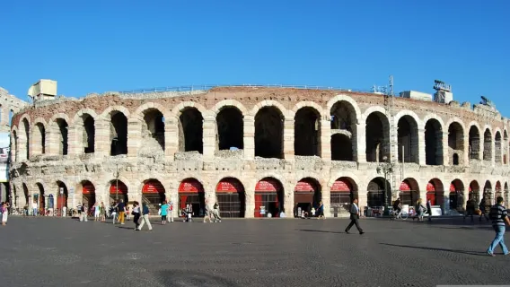 Da Venezia: esplora Verona, Borghetto e la splendida Sirmione!