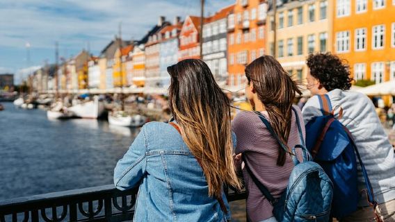 Recorrido privado a pie por Copenhague: lugares destacados, secretos y pastelería