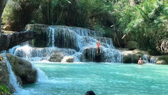 Laos, Luang Prabang, servicio de recogida/traslado al aeropuerto, servicio de coche privado con conductor personalizado/guía/traductor