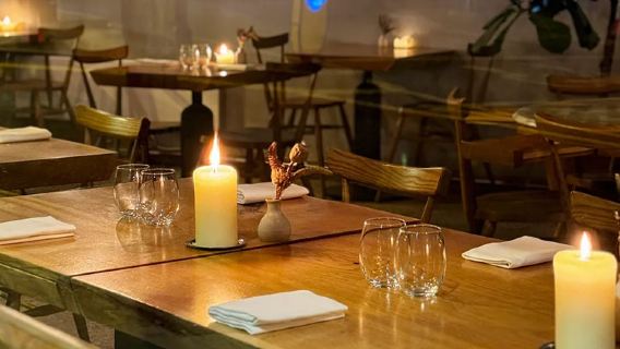 Prenota un tavolo al ristorante Perilla, un tesoro nascosto a Londra, Inghilterra, Regno Unito. Cucina italiana e specialità gastronomiche. Prenotazione.