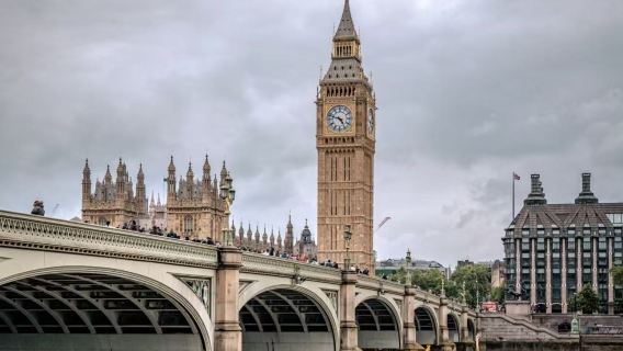 威斯敏斯特宮+福爾摩斯博物館+倫敦塔+倫敦西區劇院演出一日遊