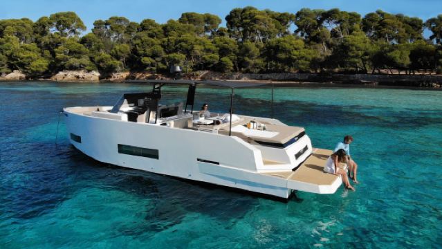 Private 5-Hour Cruise on Brand-New Luxury Yacht in Mykonos (Para Voce)