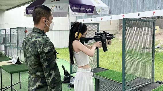 Schietervaring bij het leger schietterrein in Bangkok, Thailand - Leger trainingsveld in de buurt van het Grote Paleis