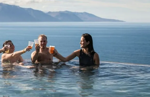 胡薩維克：GeoSea 地熱溫泉 (GeoSea Thermal Baths)