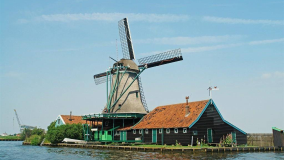 1-day tour to Dutch Windmill Village + Legoland Town + Giethoorn
