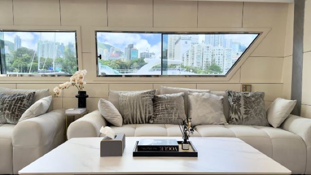 Excursión en yate compartido con fuegos artificiales en Hong Kong el segundo día del Año Nuevo Chino