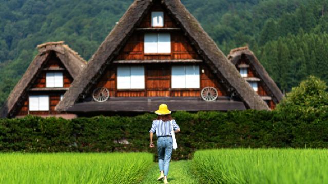 [Partenza garantita] I 3 must-see di Nagoya: Villaggi storici di Shirakawa-go e Gokayama, Takayama e Gujō Hachiman in un tour di un giorno