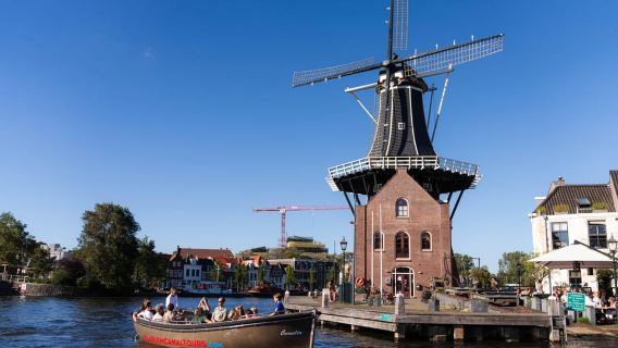 Haarlem: Open Boat Canal Tour in the Historical City Center