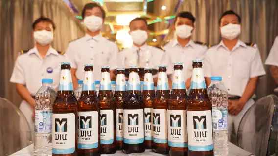 芭達雅全明星號遊輪|暢享豪華海鮮自助晚餐+精彩人妖秀表演