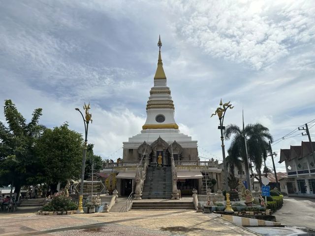 Excursión clásica de un día en Bangkok: Wat Phra Kaew y Sala Keoku en Nong Khai