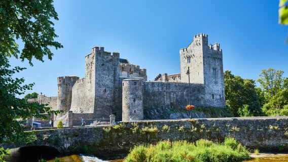 Blarney, Rock of Cashel & Cahir Castles: Day Tour From Dublin
