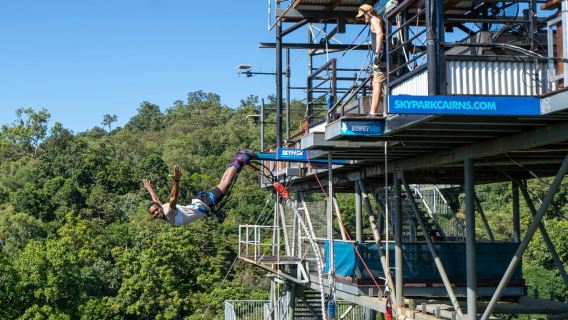 Cairns: salto bungy