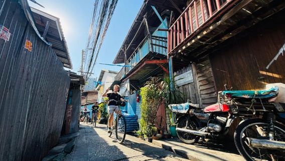 Bangkok: Temples, Canals & Local Life Bike Tour