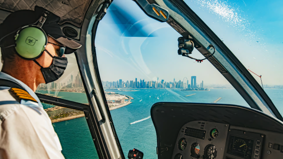 Dubai: Penerbangan Helikopter Melihat Pemandangan Bermula dari Palm Island