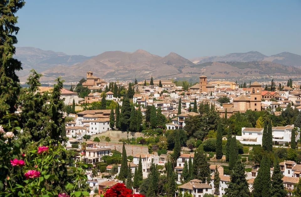Alhambra, Nasrid Palaces and Albaicin Tour