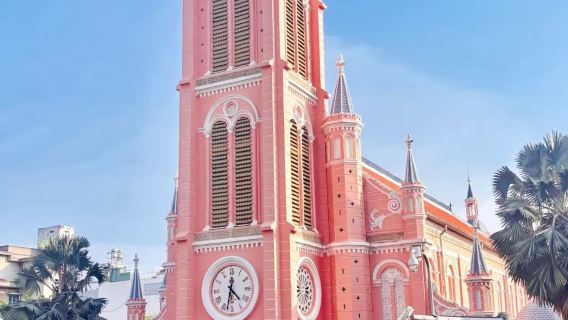 Ho Chi Minh, Vietnam + trasferimenti aeroportuali + noleggio con conducente esclusivo + tour di gruppo. Itinerario personalizzabile / servizio in cinese