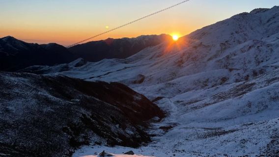 Sea of Clouds · Snow Mountain · Sunrise at Laji Mountain + Qinghai Lake + Riyue Mountains (Sun and Moon Mountains) 1-day Tour