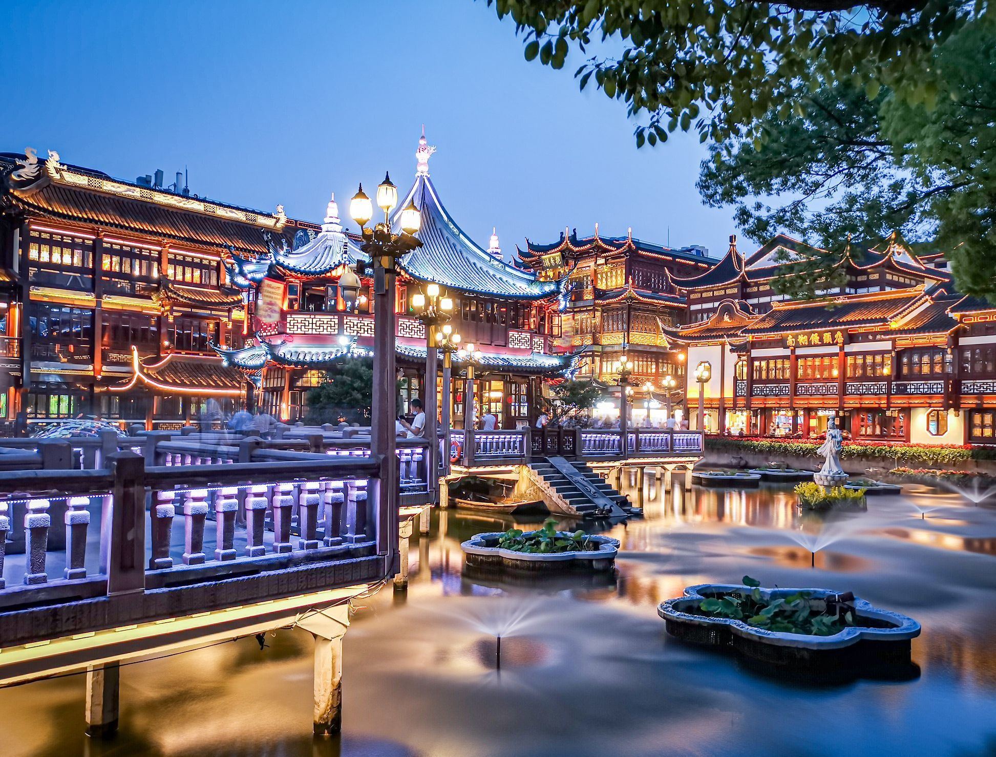 Tur Sehari Berkelompok dalam Bahasa Inggris ke Shanghai: Zhujiajiao + Yuyuan + Kuil Buddha Giok + Bund